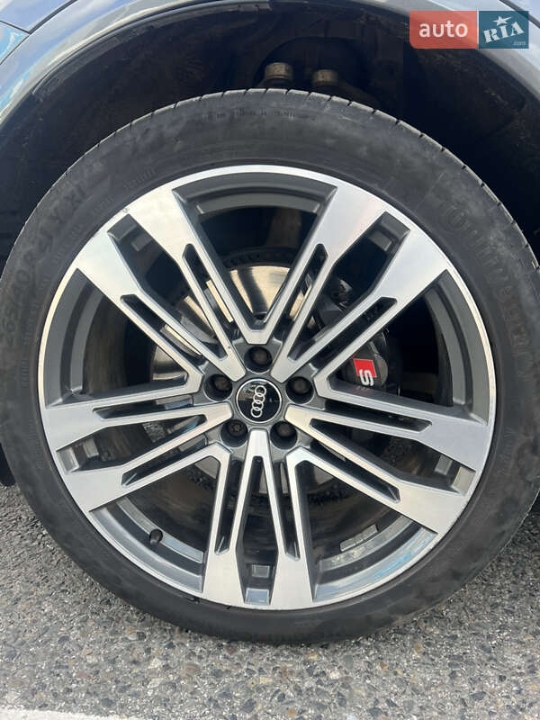 Внедорожник / Кроссовер Audi SQ5 2017 в Черновцах