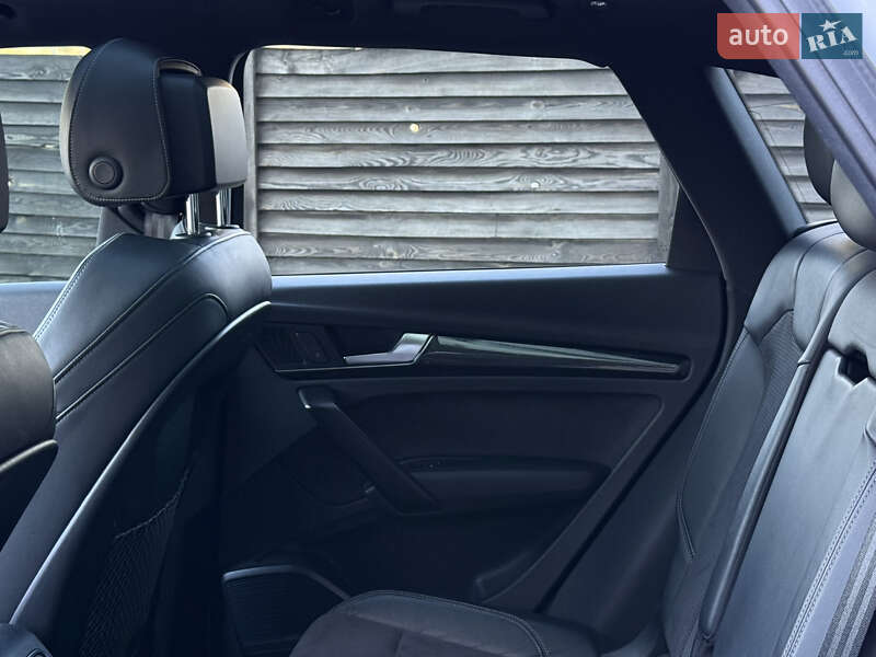 Внедорожник / Кроссовер Audi SQ5 2017 в Тернополе