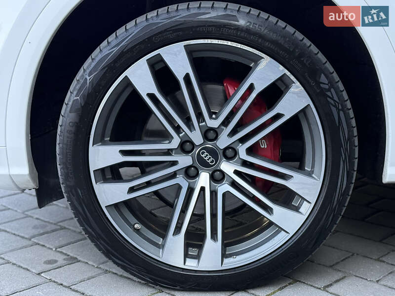 Внедорожник / Кроссовер Audi SQ5 2017 в Тернополе