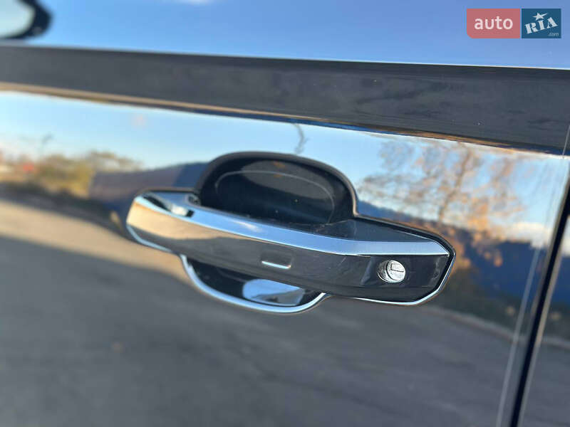 Внедорожник / Кроссовер Audi SQ5 2022 в Днепре