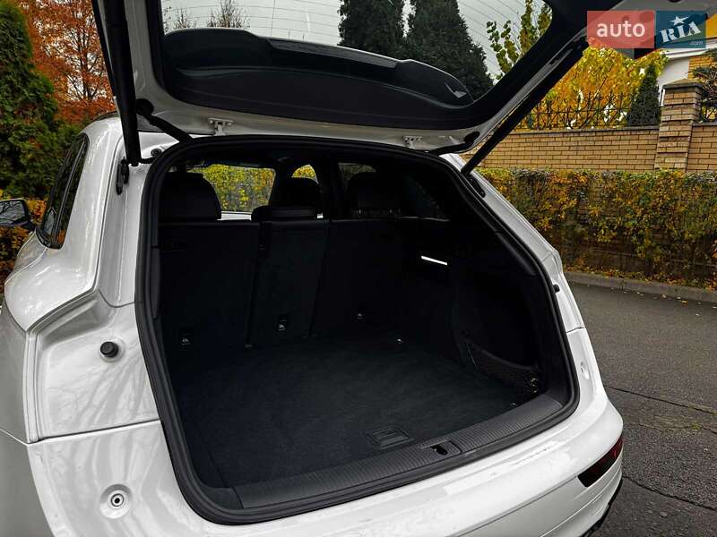 Позашляховик / Кросовер Audi SQ5 2019 в Києві фото 11 Позашляховик / Кросовер Audi SQ5 2019 в Києві