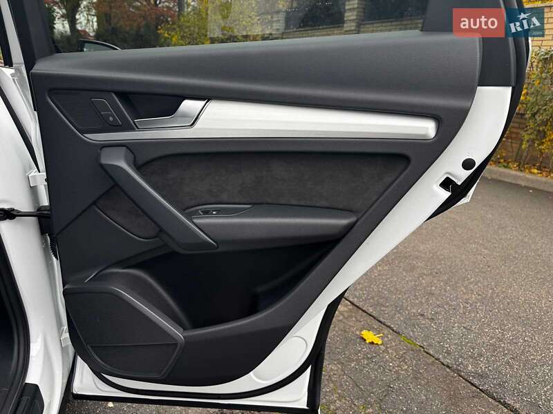 Позашляховик / Кросовер Audi SQ5 2019 в Києві фото 38 Позашляховик / Кросовер Audi SQ5 2019 в Києві