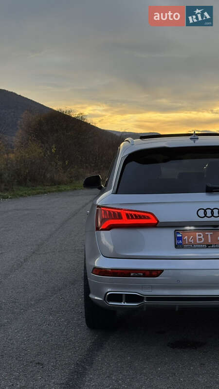 Позашляховик / Кросовер Audi SQ5 2018 в Долині