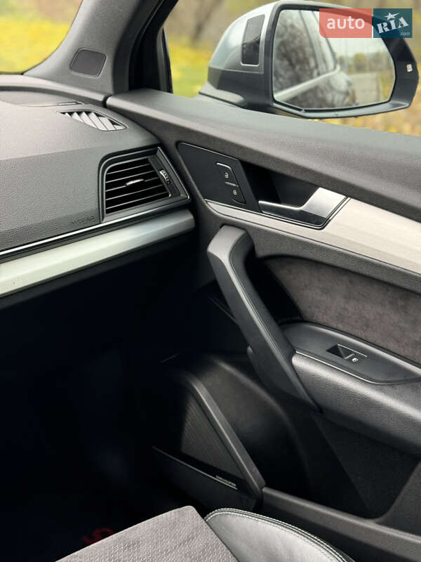 Внедорожник / Кроссовер Audi SQ5 2018 в Киеве