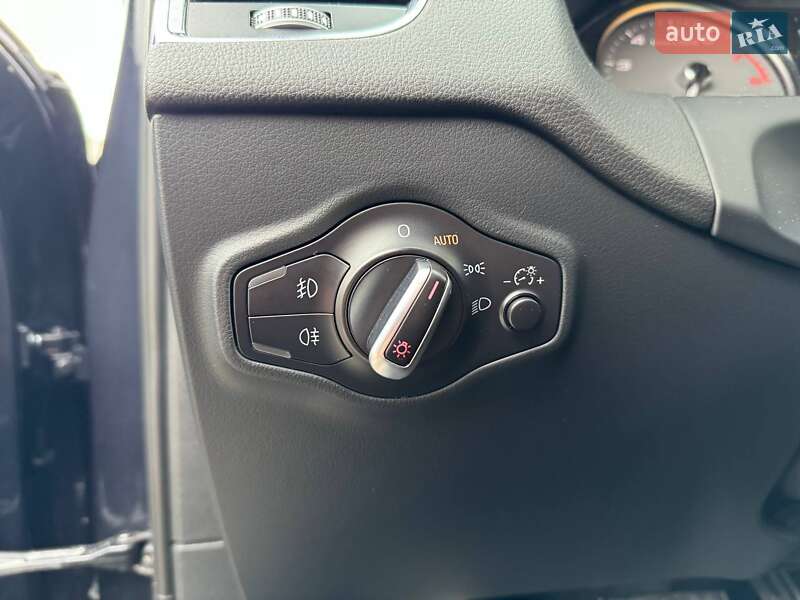 Позашляховик / Кросовер Audi SQ5 2015 в Києві