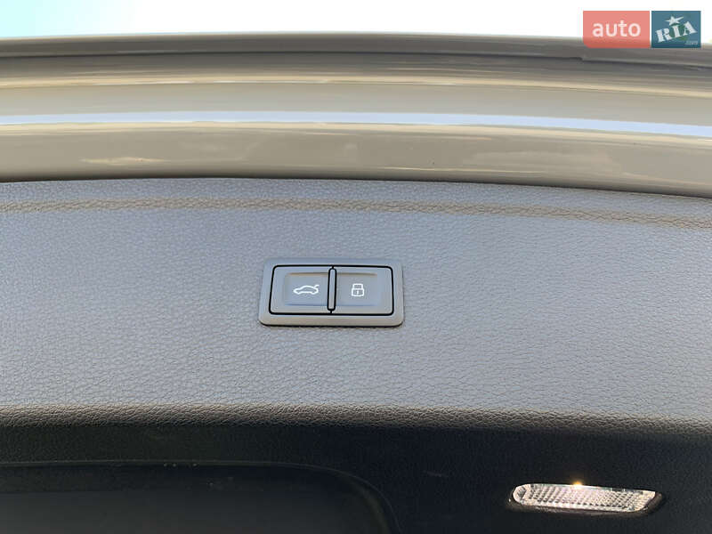 Позашляховик / Кросовер Audi SQ5 2018 в Києві