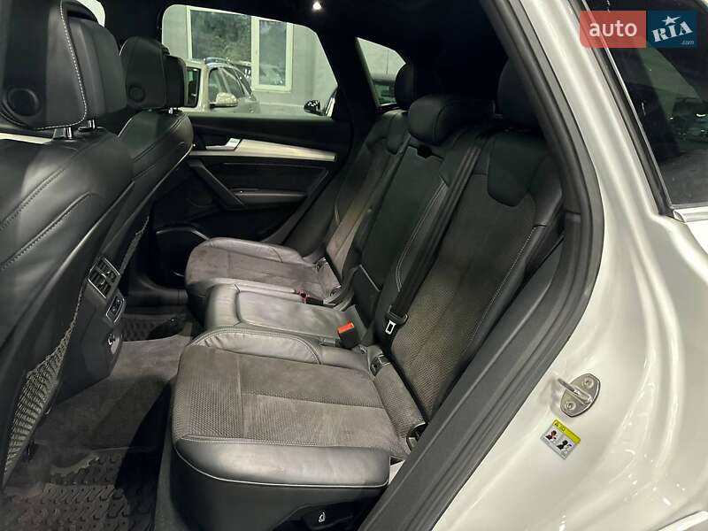 Внедорожник / Кроссовер Audi SQ5 2018 в Каменском