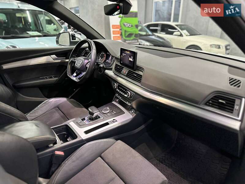 Внедорожник / Кроссовер Audi SQ5 2018 в Каменском