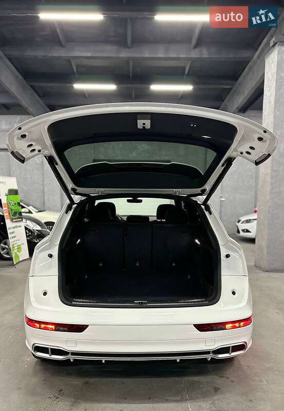 Внедорожник / Кроссовер Audi SQ5 2018 в Каменском