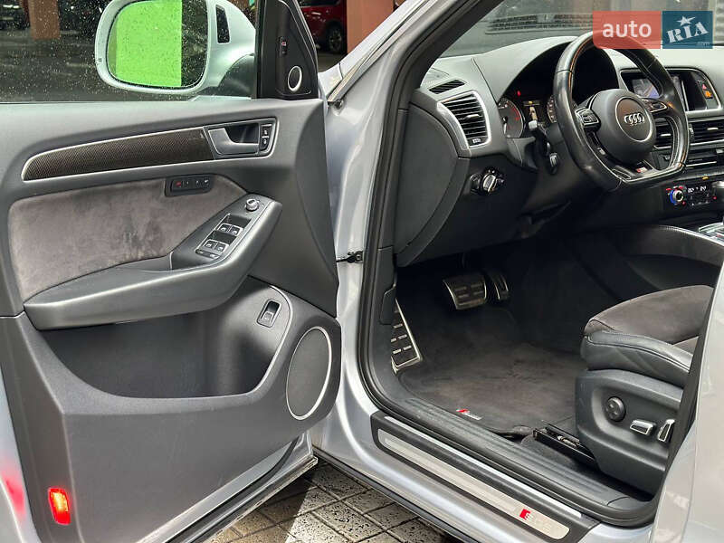 Внедорожник / Кроссовер Audi SQ5 2014 в Киеве