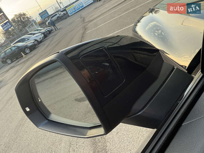 Позашляховик / Кросовер Audi SQ5 2023 в Полтаві