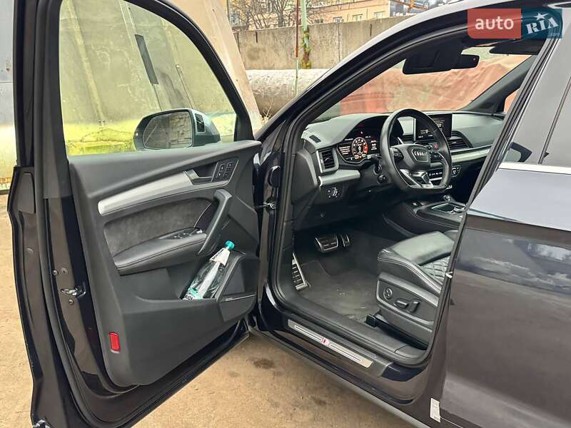 Позашляховик / Кросовер Audi SQ5 2017 в Києві