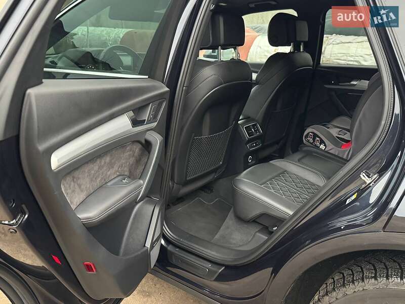 Позашляховик / Кросовер Audi SQ5 2017 в Києві