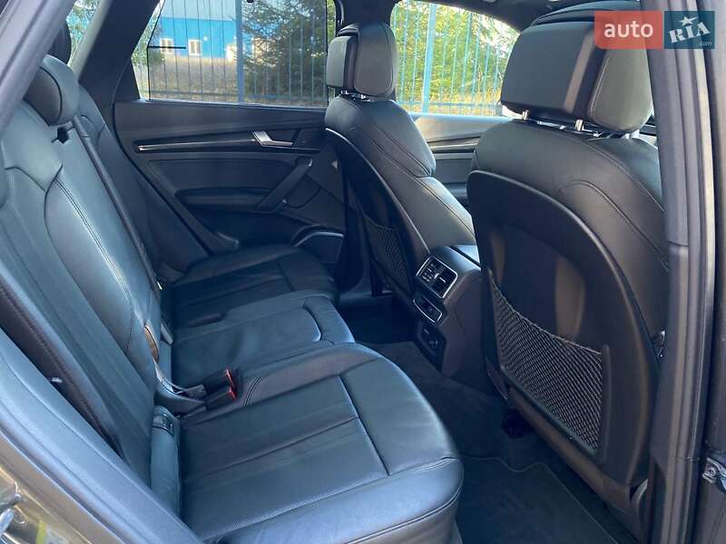 Внедорожник / Кроссовер Audi SQ5 2019 в Киеве