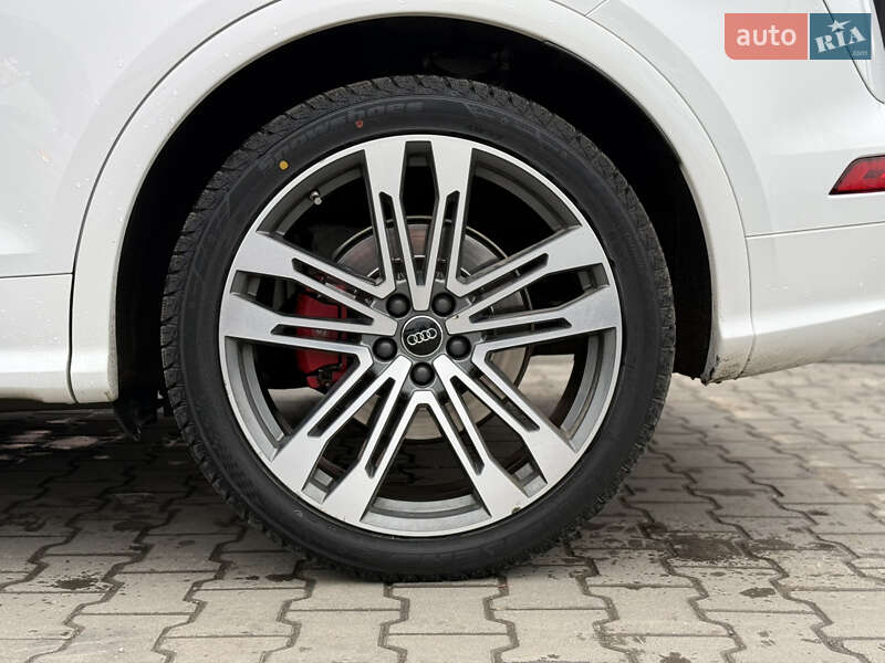 Позашляховик / Кросовер Audi SQ5 2017 в Тернополі