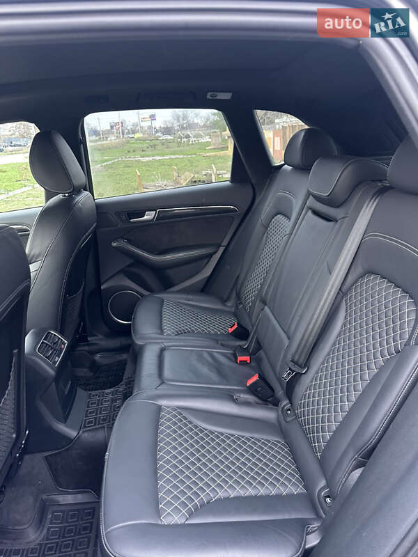 Внедорожник / Кроссовер Audi SQ5 2016 в Кропивницком