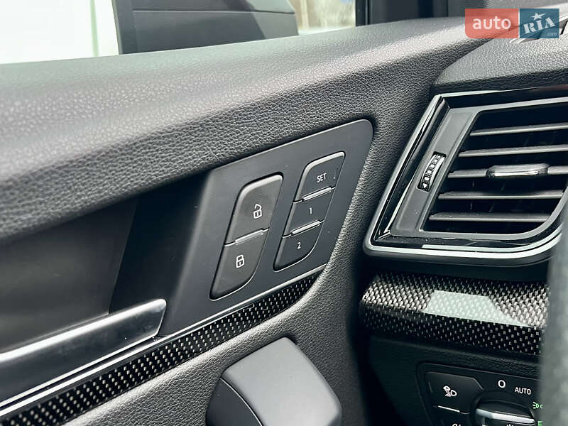 Внедорожник / Кроссовер Audi SQ5 2021 в Киеве
