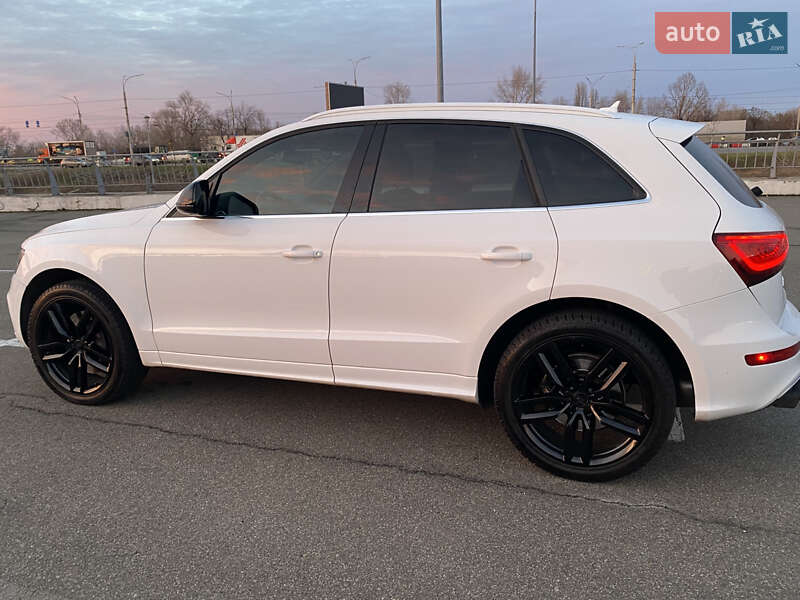 Внедорожник / Кроссовер Audi SQ5 2013 в Киеве