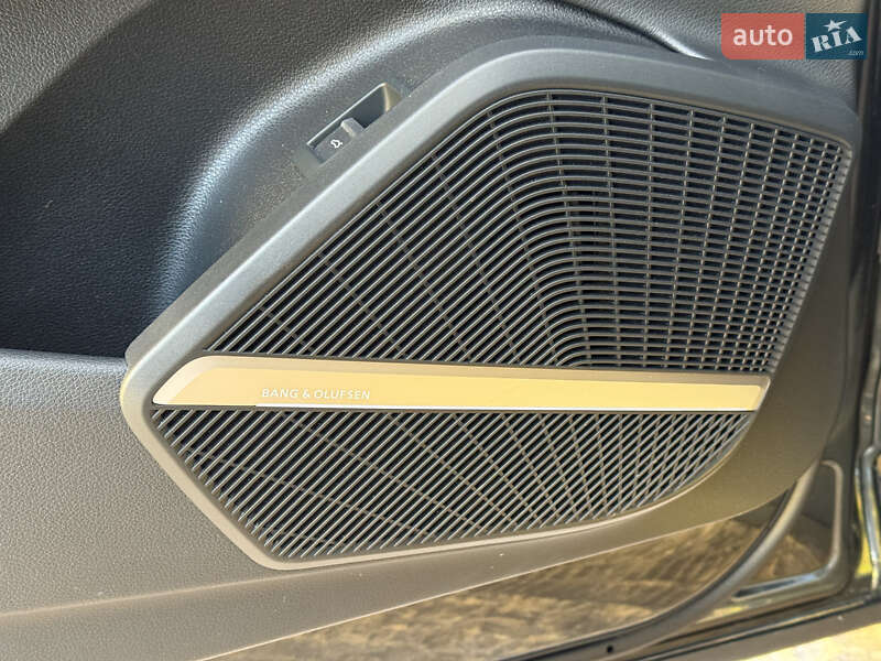 Позашляховик / Кросовер Audi SQ5 2017 в Києві фото 21 Позашляховик / Кросовер Audi SQ5 2017 в Києві