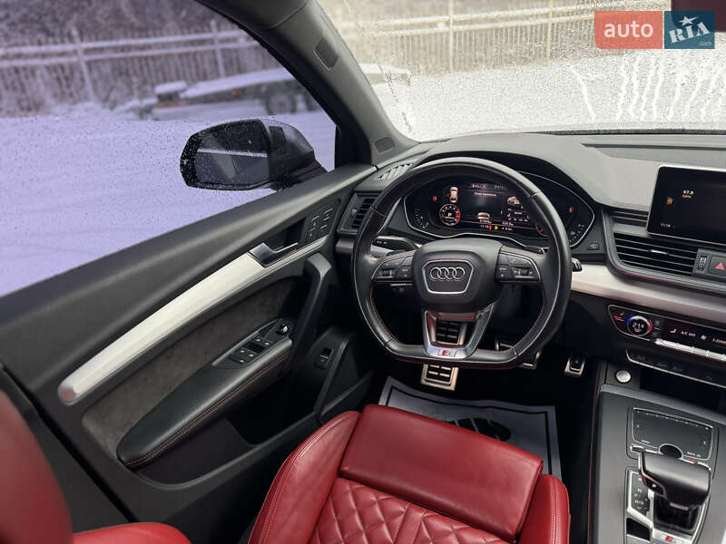 Внедорожник / Кроссовер Audi SQ5 2018 в Луцке