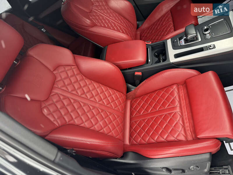 Внедорожник / Кроссовер Audi SQ5 2018 в Луцке