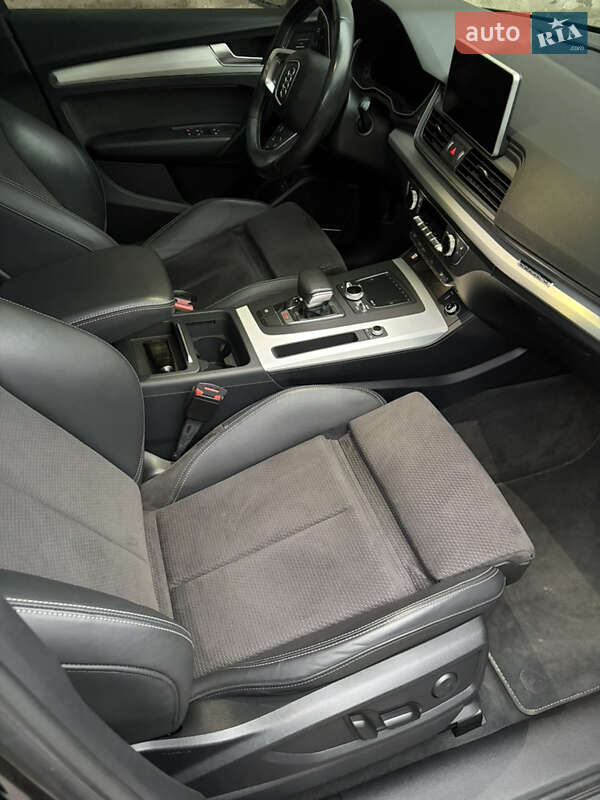 Внедорожник / Кроссовер Audi SQ5 2018 в Одессе