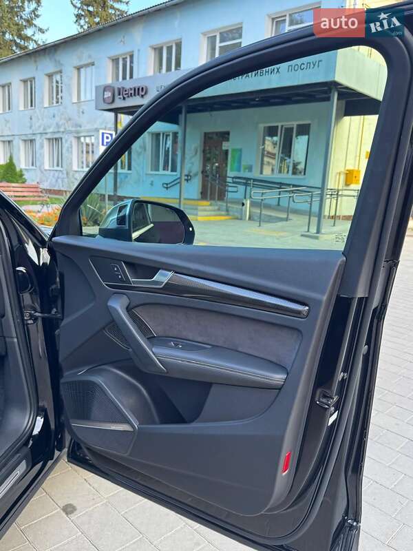 Позашляховик / Кросовер Audi SQ5 2018 в Городенці