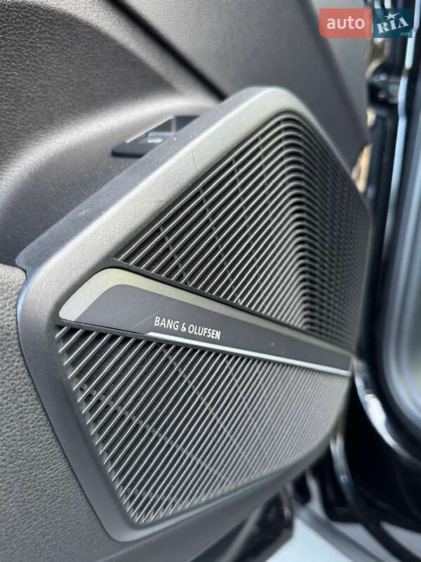 Внедорожник / Кроссовер Audi SQ5 2018 в Городенке