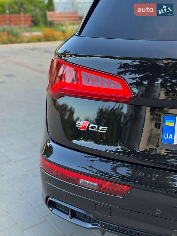 Внедорожник / Кроссовер Audi SQ5 2018 в Городенке