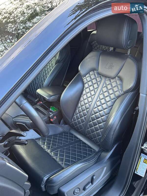 Внедорожник / Кроссовер Audi SQ5 2018 в Городенке