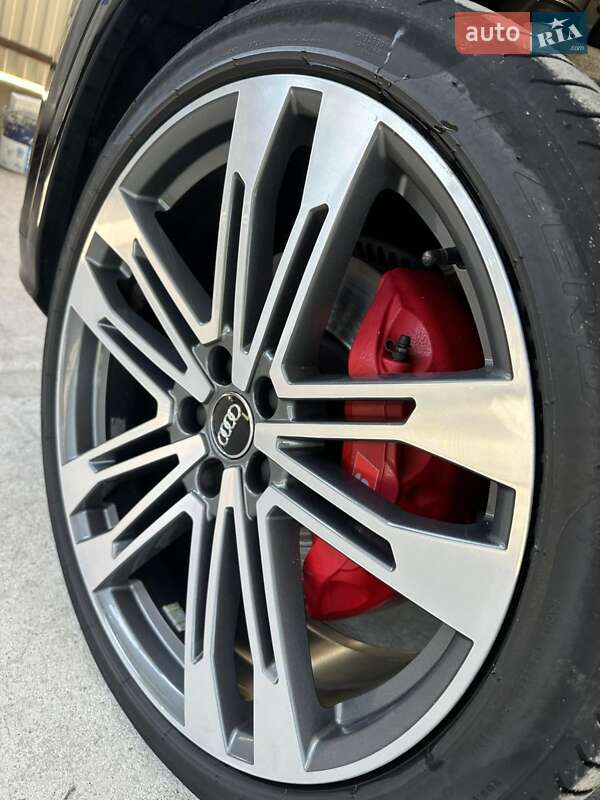 Позашляховик / Кросовер Audi SQ5 2018 в Городенці