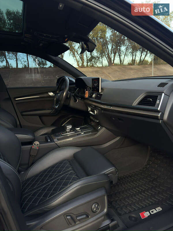 Внедорожник / Кроссовер Audi SQ5 2017 в Кривом Роге