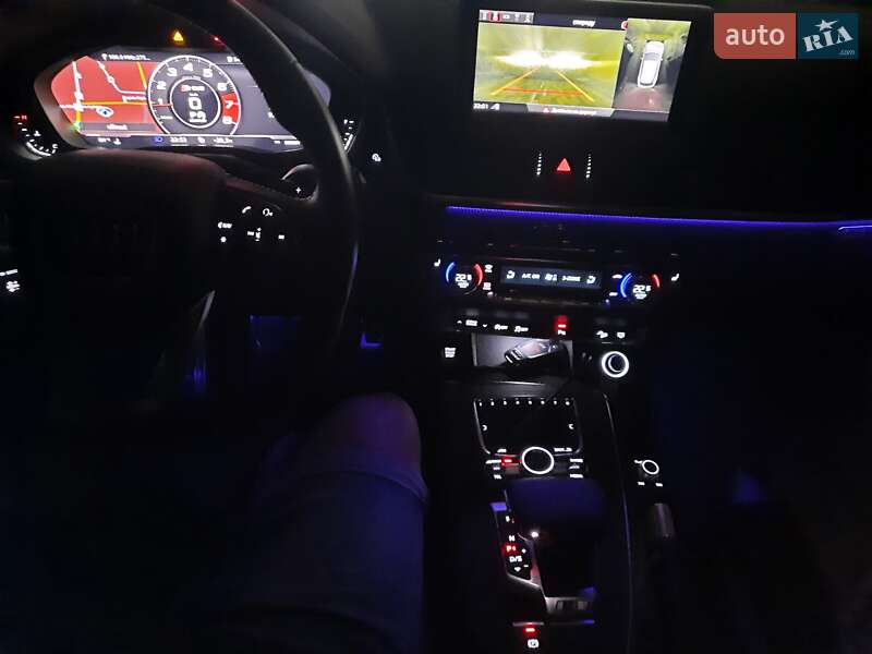 Позашляховик / Кросовер Audi SQ5 2018 в Городенці