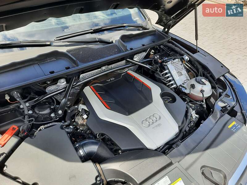 Позашляховик / Кросовер Audi SQ5 2018 в Городенці