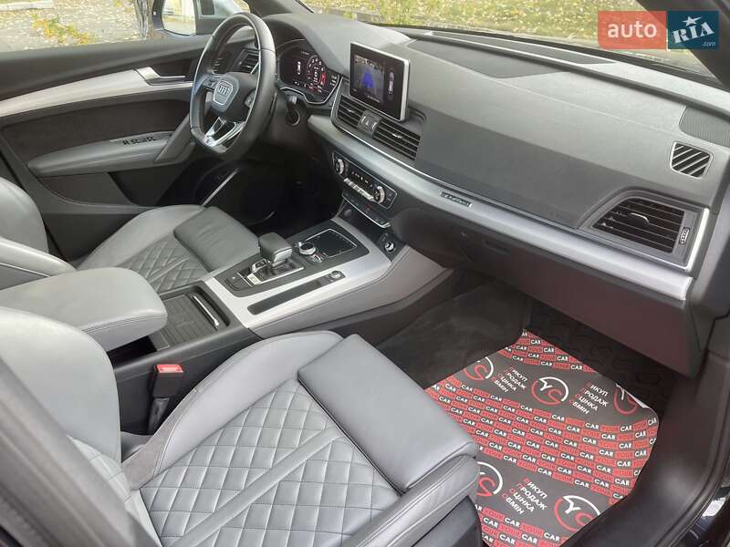 Внедорожник / Кроссовер Audi SQ5 2019 в Киеве