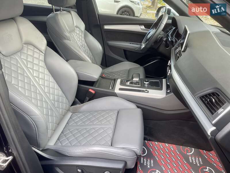Внедорожник / Кроссовер Audi SQ5 2019 в Киеве