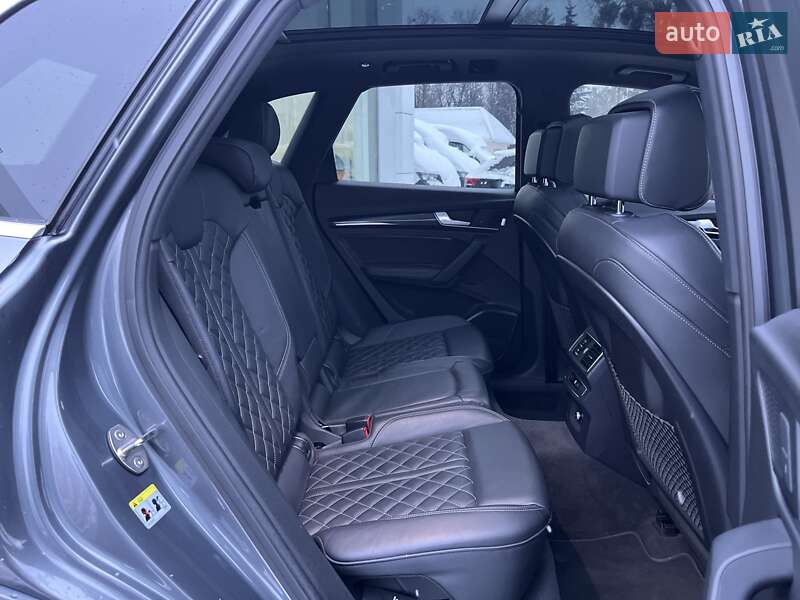 Внедорожник / Кроссовер Audi SQ5 2018 в Житомире