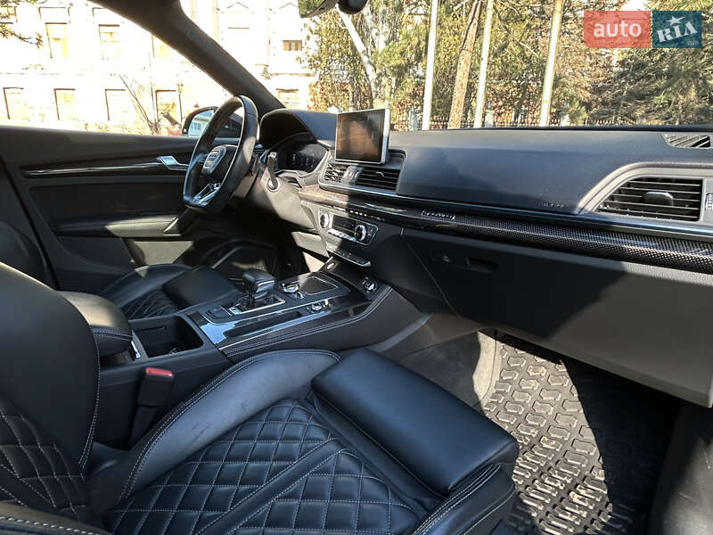 Внедорожник / Кроссовер Audi SQ5 2019 в Николаеве