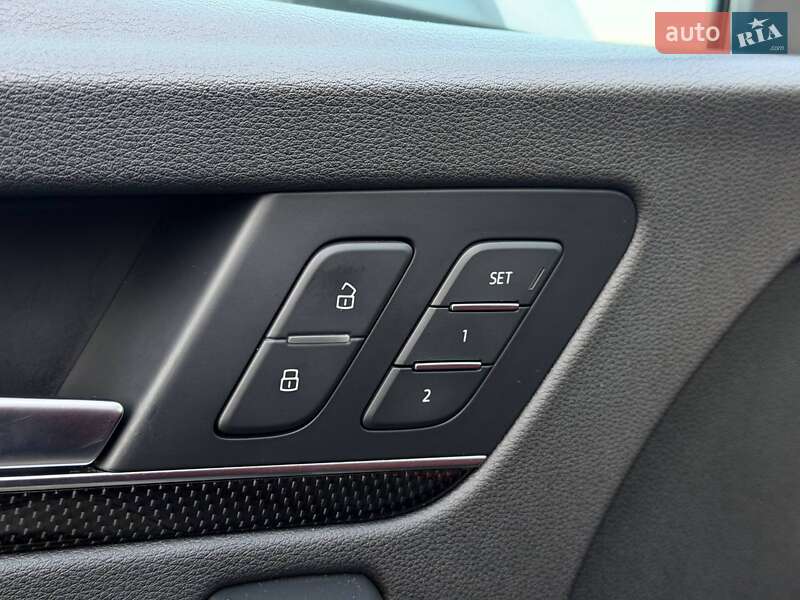 Внедорожник / Кроссовер Audi SQ5 2018 в Кривом Роге