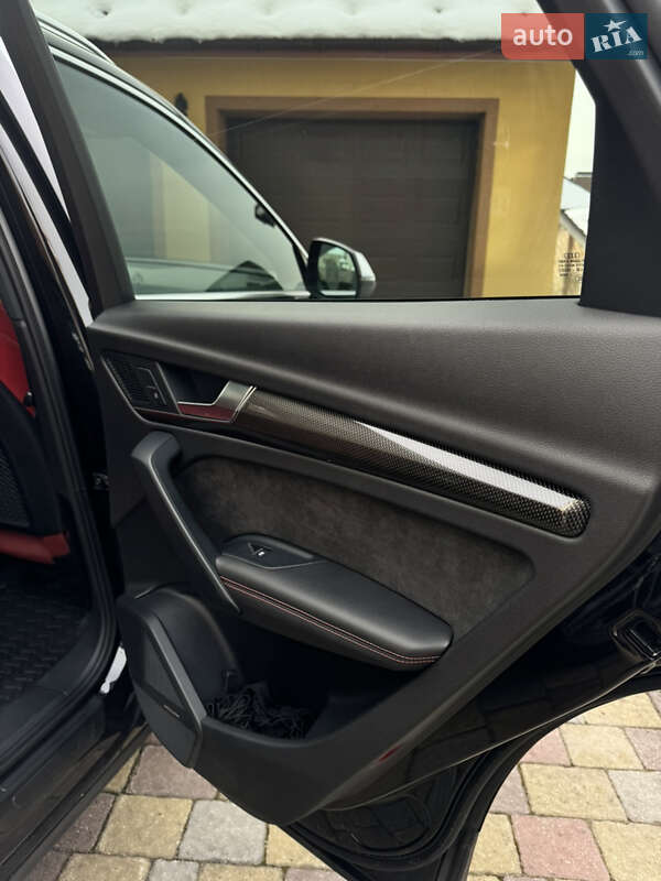 Внедорожник / Кроссовер Audi SQ5 2017 в Долине