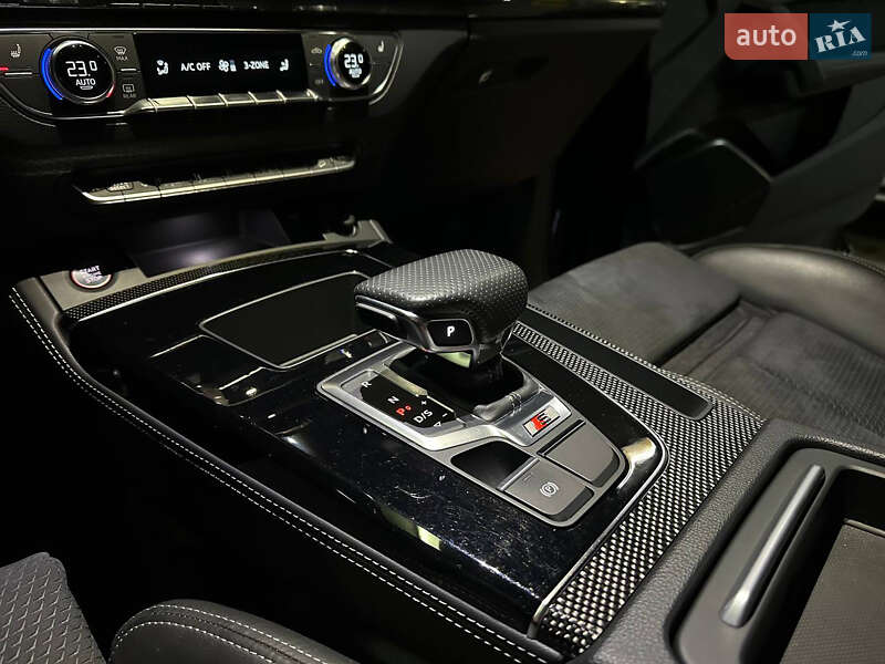 Позашляховик / Кросовер Audi SQ5 2022 в Дніпрі