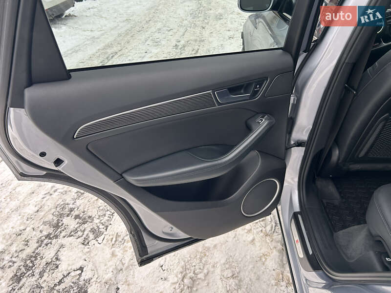 Позашляховик / Кросовер Audi SQ5 2016 в Києві