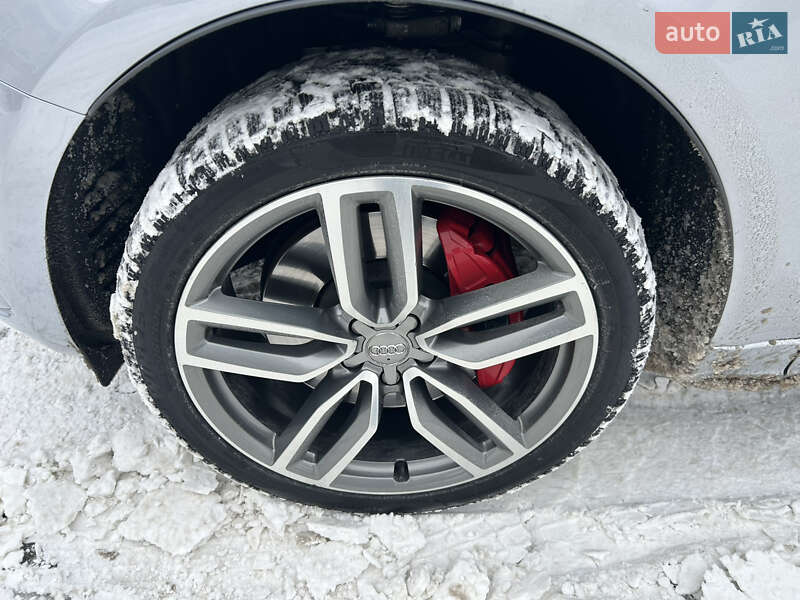 Позашляховик / Кросовер Audi SQ5 2016 в Києві
