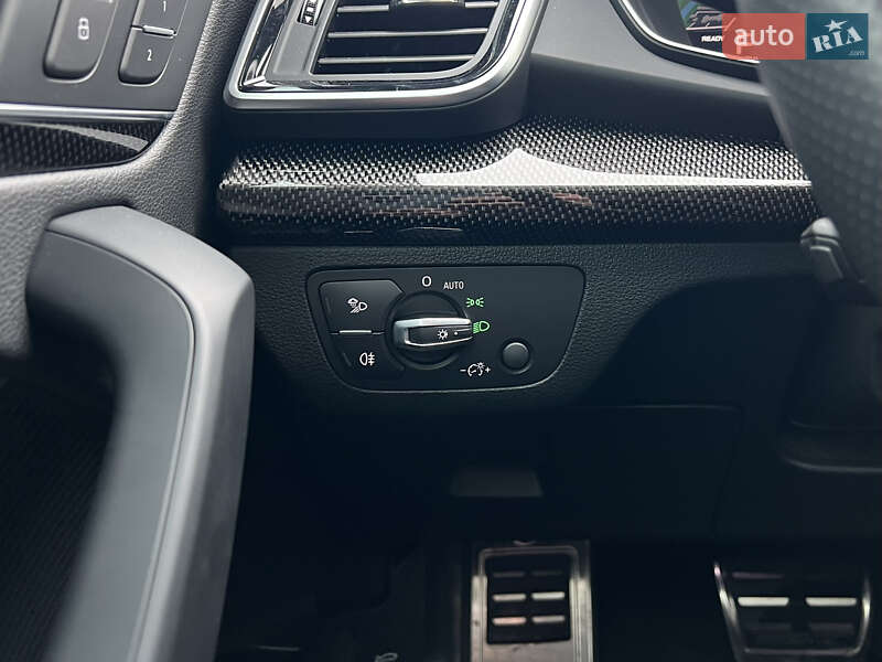 Позашляховик / Кросовер Audi SQ5 2021 в Києві