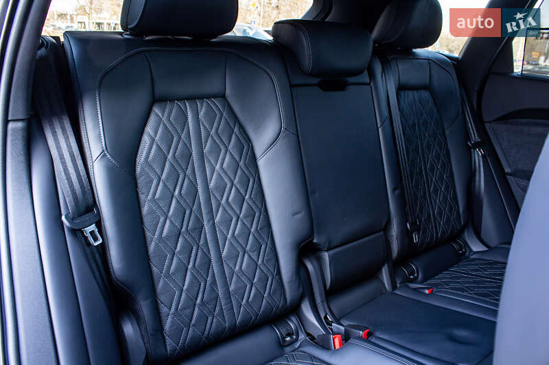 Внедорожник / Кроссовер Audi SQ5 2025 в Львове