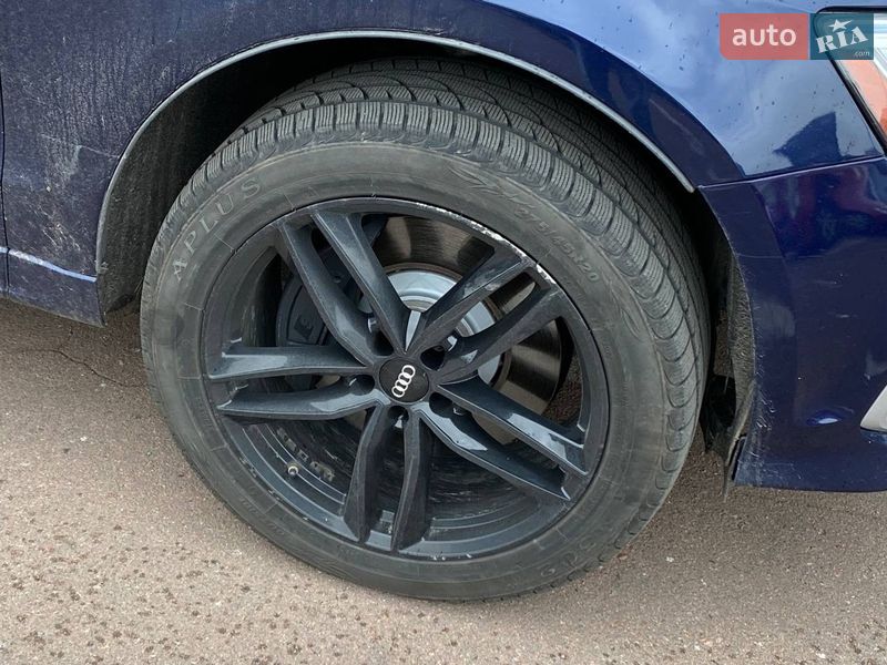 Внедорожник / Кроссовер Audi SQ5 2013 в Киеве