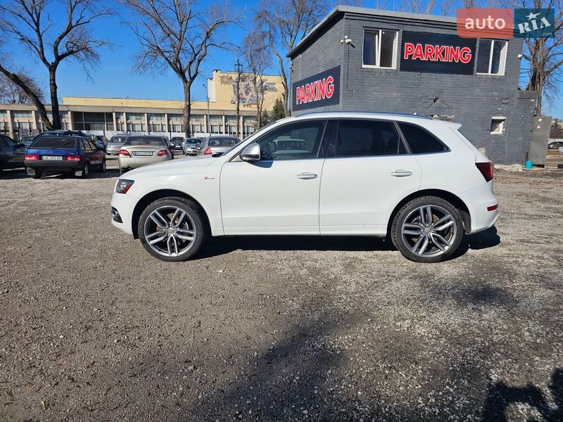 Внедорожник / Кроссовер Audi SQ5 2014 в Каменском