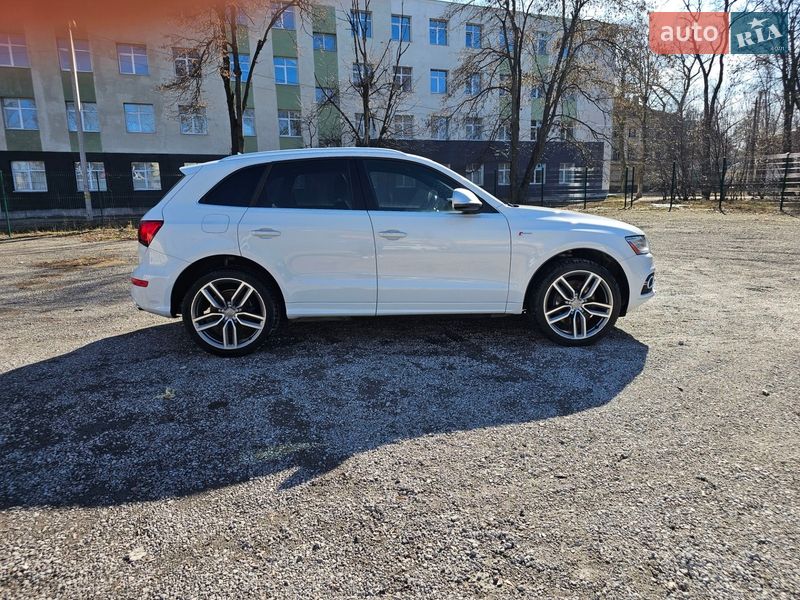 Внедорожник / Кроссовер Audi SQ5 2014 в Каменском