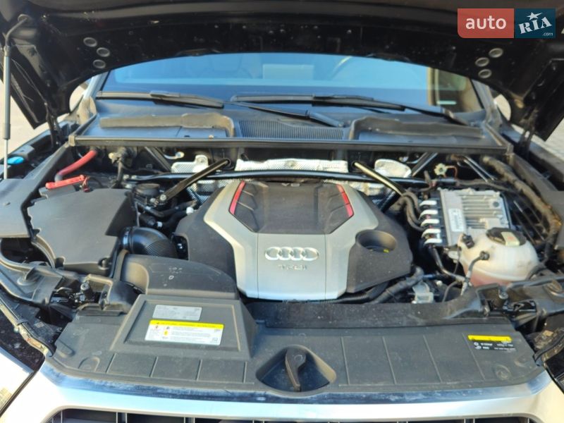 Внедорожник / Кроссовер Audi SQ5 2018 в Сумах