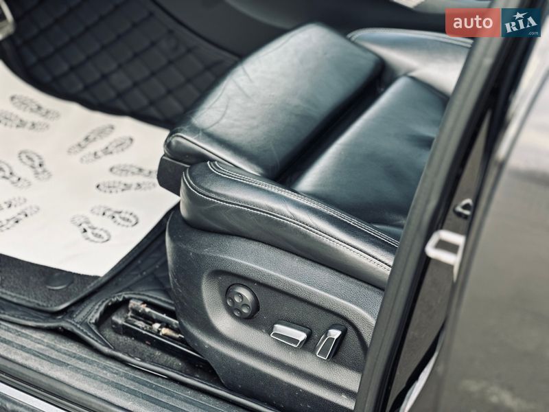 Внедорожник / Кроссовер Audi SQ5 2014 в Кременчуге